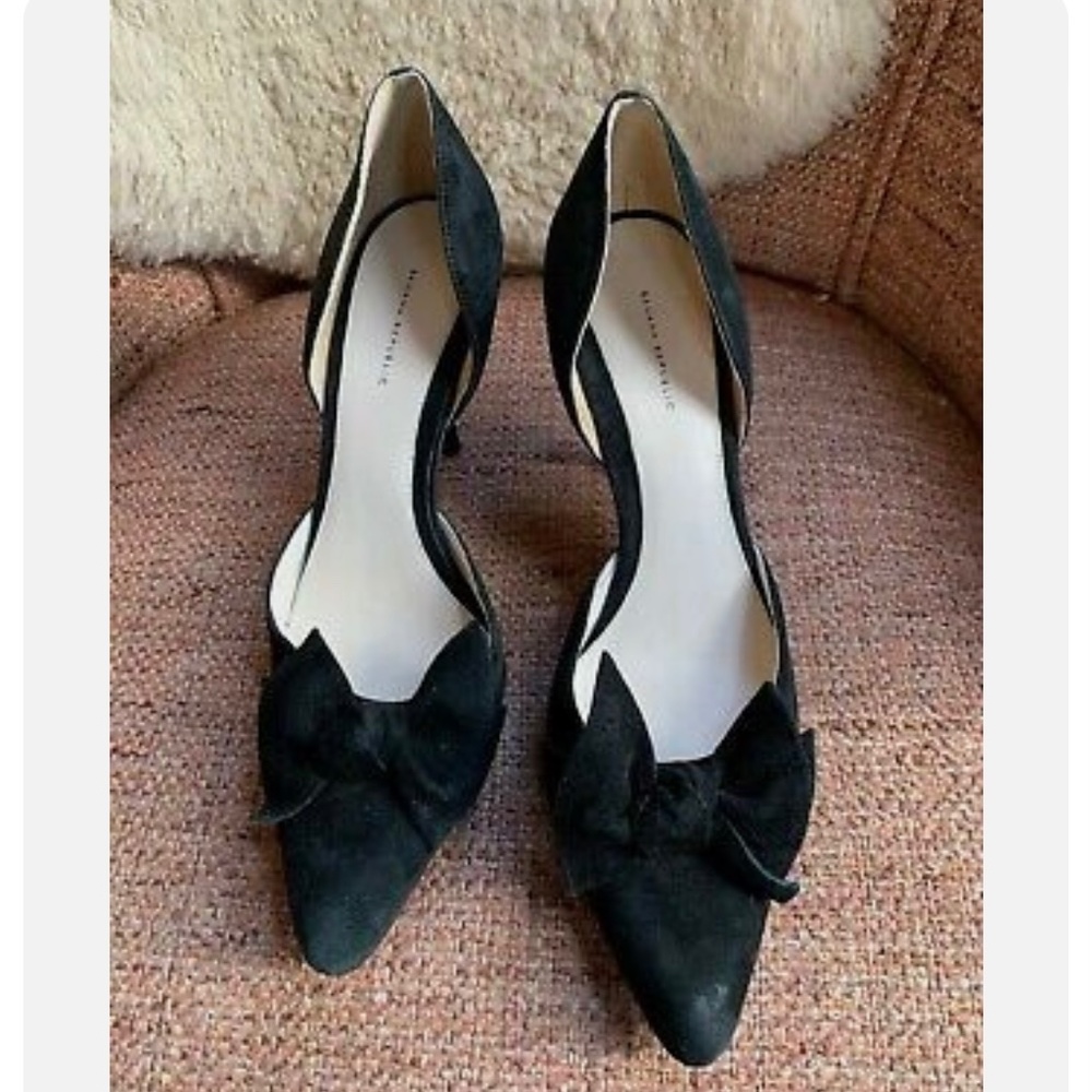 Banana Republic Black Suede Pumps With Bow Size 9